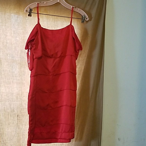 ESLEY RED DRESS - Picture 2 of 4